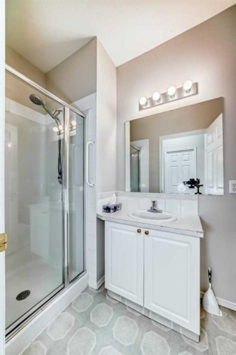 112-2850 51 Street Sw, Calgary, AB - Indoor Photo Showing Bathroom
