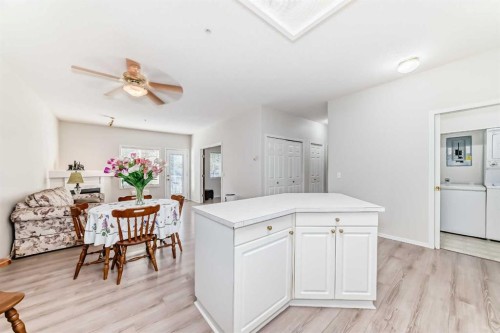 112-2850 51 Street Sw, Calgary, AB - Indoor Photo Showing Other Room