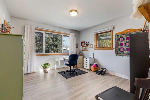 955 15 Avenue Ne, Calgary, AB - Indoor