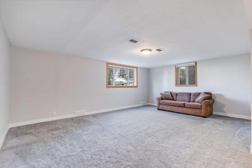 955 15 Avenue Ne, Calgary, AB - Indoor