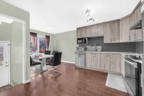 1019 Falworth Road Ne, Calgary, AB - Indoor Photo Showing Kitchen
