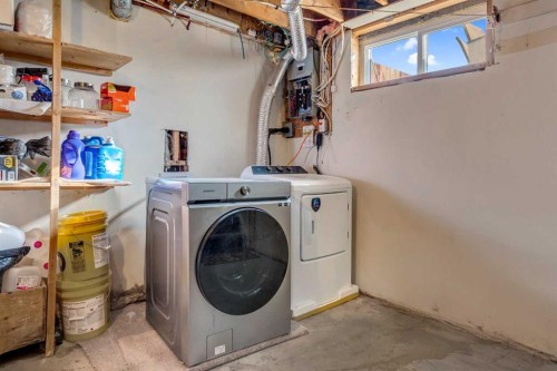 1019 Falworth Road Ne, Calgary, AB - Indoor Photo Showing Laundry Room