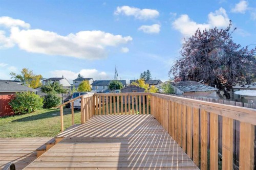 1019 Falworth Road Ne, Calgary, AB - Outdoor