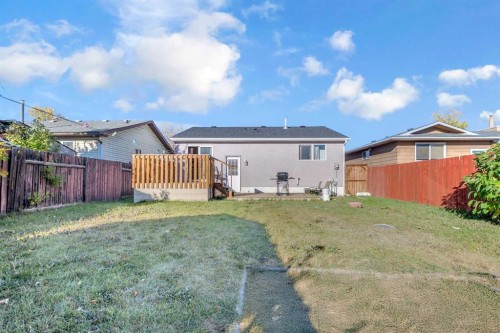 1019 Falworth Road Ne, Calgary, AB - Outdoor