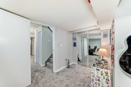 3315 Catalina Boulevard Ne, Calgary, AB - Indoor