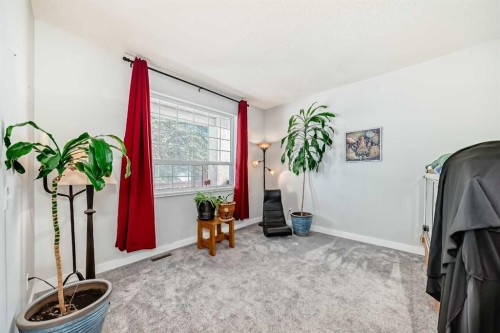 3315 Catalina Boulevard Ne, Calgary, AB - Indoor Photo Showing Other Room