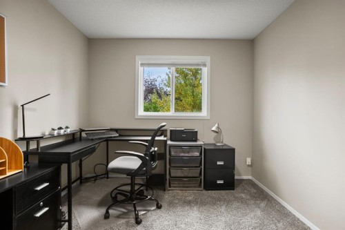 20 Tuscarora Place Nw, Calgary, AB - Indoor Photo Showing Office