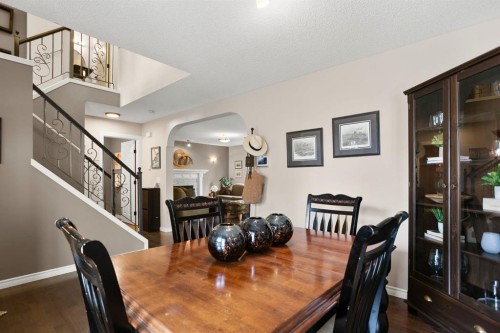 20 Tuscarora Place Nw, Calgary, AB - Indoor Photo Showing Dining Room