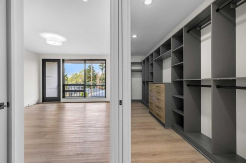 3D Willow Crescent Sw, Calgary, AB - Indoor Photo Showing Other Room