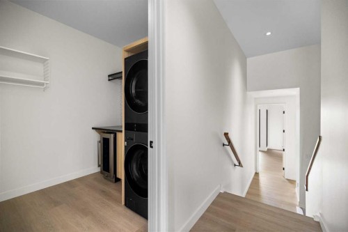 3D Willow Crescent Sw, Calgary, AB - Indoor Photo Showing Other Room