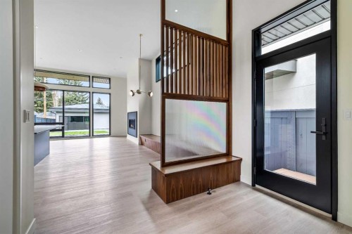 3D Willow Crescent Sw, Calgary, AB - Indoor Photo Showing Other Room