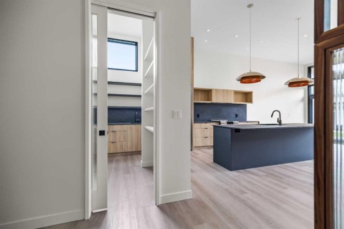 3D Willow Crescent Sw, Calgary, AB - Indoor