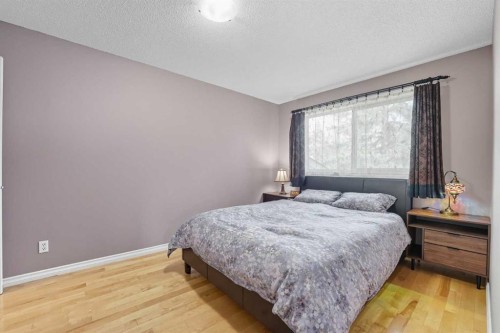 1804 Braemar Place Sw, Calgary, AB - Indoor Photo Showing Bedroom