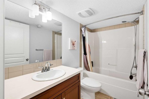 78 Copperpond Street Se, Calgary, AB - Indoor Photo Showing Bathroom