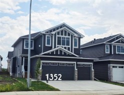 1352 Scarlett Ranch Boulevard  Carstairs, AB T0M 0N0