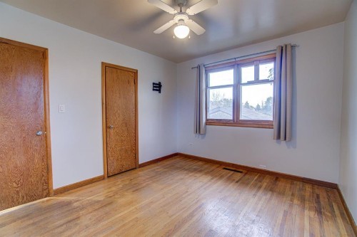 4705 3 Street West, Claresholm, AB - Indoor Photo Showing Other Room