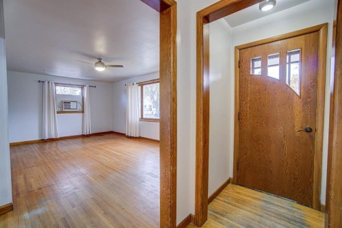 4705 3 Street West, Claresholm, AB - Indoor Photo Showing Other Room