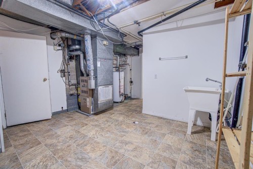 4705 3 Street West, Claresholm, AB - Indoor Photo Showing Basement