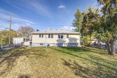 4705 3 Street West, Claresholm, AB - Outdoor