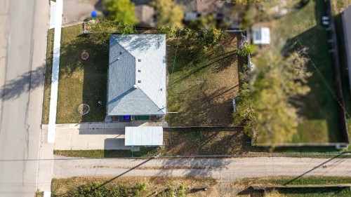 4705 3 Street West, Claresholm, AB - Outdoor