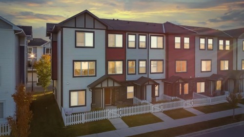 2306 Jumping Pound Common  Cochrane, AB T4C 2L1