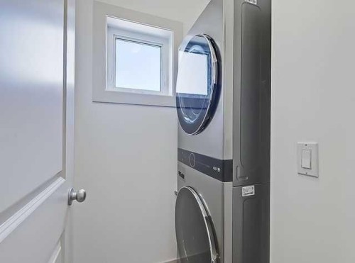 455 20 Avenue Ne, Calgary, AB - Indoor Photo Showing Laundry Room