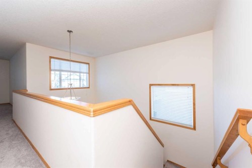 17 Royal Birkdale Crescent Nw, Calgary, AB - Indoor Photo Showing Other Room
