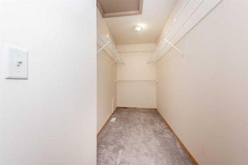 17 Royal Birkdale Crescent Nw, Calgary, AB - Indoor