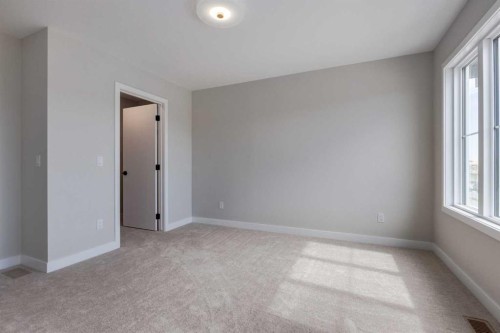 7173 Rangeview Avenue Se, Calgary, AB - Indoor Photo Showing Other Room
