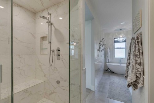 1827 22 Avenue Sw, Calgary, AB - Indoor Photo Showing Bathroom