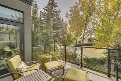 1827 22 Avenue Sw, Calgary, AB - Outdoor With Balcony With Exterior