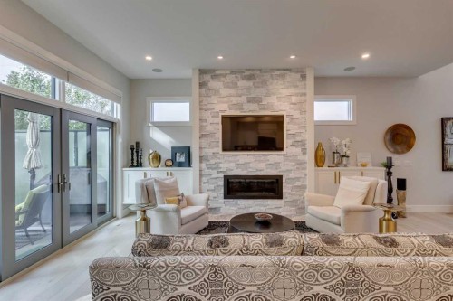 1827 22 Avenue Sw, Calgary, AB - Indoor Photo Showing Living Room With Fireplace