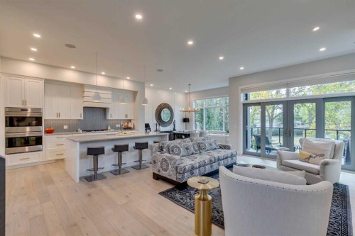 1827 22 Avenue Sw, Calgary, AB - Indoor