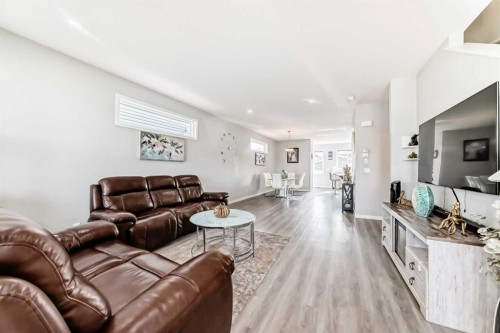 868 West Lakeview Drive, Chestermere, AB - Indoor Photo Showing Living Room