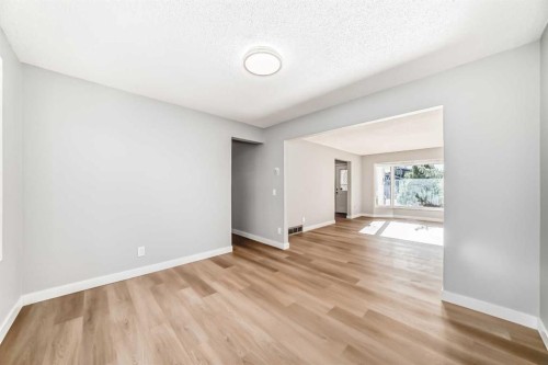 656 Woodbine Boulevard Sw, Calgary, AB - Indoor Photo Showing Other Room