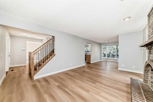 656 Woodbine Boulevard Sw, Calgary, AB - Indoor