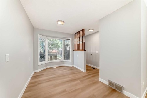 656 Woodbine Boulevard Sw, Calgary, AB - Indoor Photo Showing Other Room