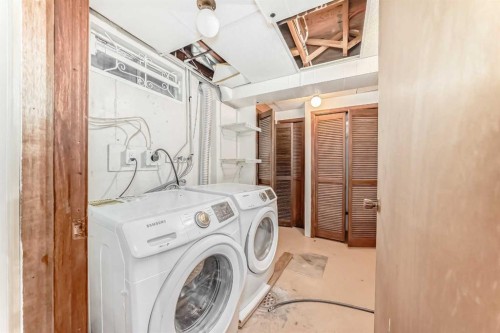 656 Woodbine Boulevard Sw, Calgary, AB - Indoor Photo Showing Laundry Room