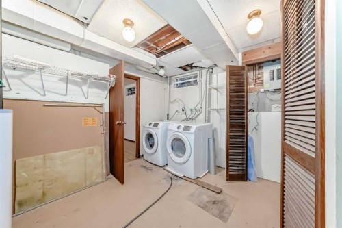 656 Woodbine Boulevard Sw, Calgary, AB - Indoor Photo Showing Laundry Room
