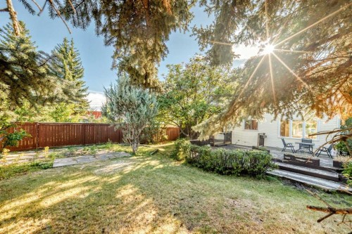 656 Woodbine Boulevard Sw, Calgary, AB - Outdoor