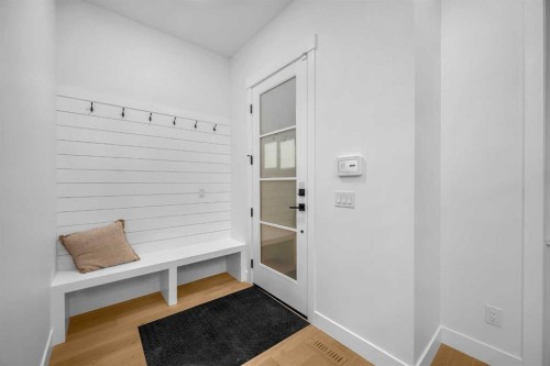 2435 52 Avenue Sw, Calgary, AB - Indoor Photo Showing Other Room