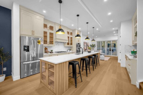 2435 52 Avenue Sw, Calgary, AB - Indoor Photo Showing Kitchen With Upgraded Kitchen