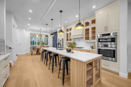 2435 52 Avenue Sw, Calgary, AB - Indoor Photo Showing Kitchen With Upgraded Kitchen