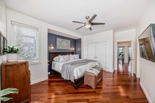 3002 18 Street Sw, Calgary, AB - Indoor Photo Showing Bedroom