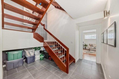 3002 18 Street Sw, Calgary, AB - Indoor Photo Showing Other Room