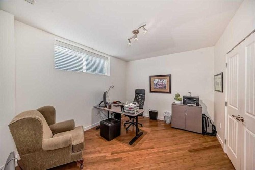 3002 18 Street Sw, Calgary, AB - Indoor Photo Showing Other Room