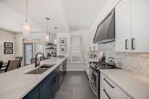 3002 18 Street Sw, Calgary, AB - Indoor Photo Showing Kitchen With Double Sink With Upgraded Kitchen