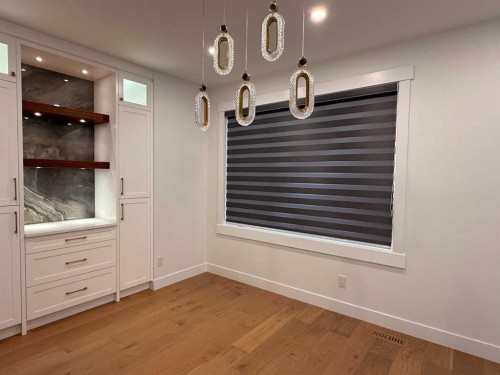 105 Hartford Road Nw, Calgary, AB - Indoor Photo Showing Other Room