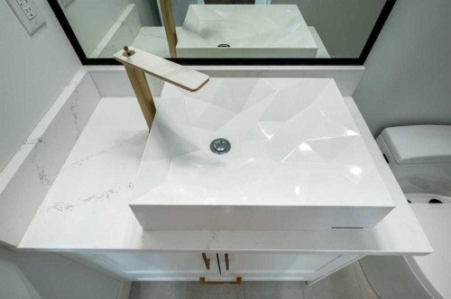 105 Hartford Road Nw, Calgary, AB - Indoor Photo Showing Other Room