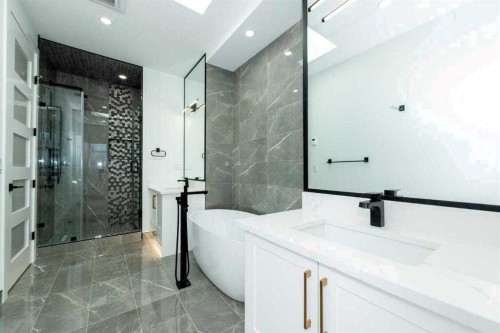 105 Hartford Road Nw, Calgary, AB - Indoor Photo Showing Bathroom